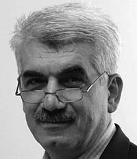 عماد سعد خبير